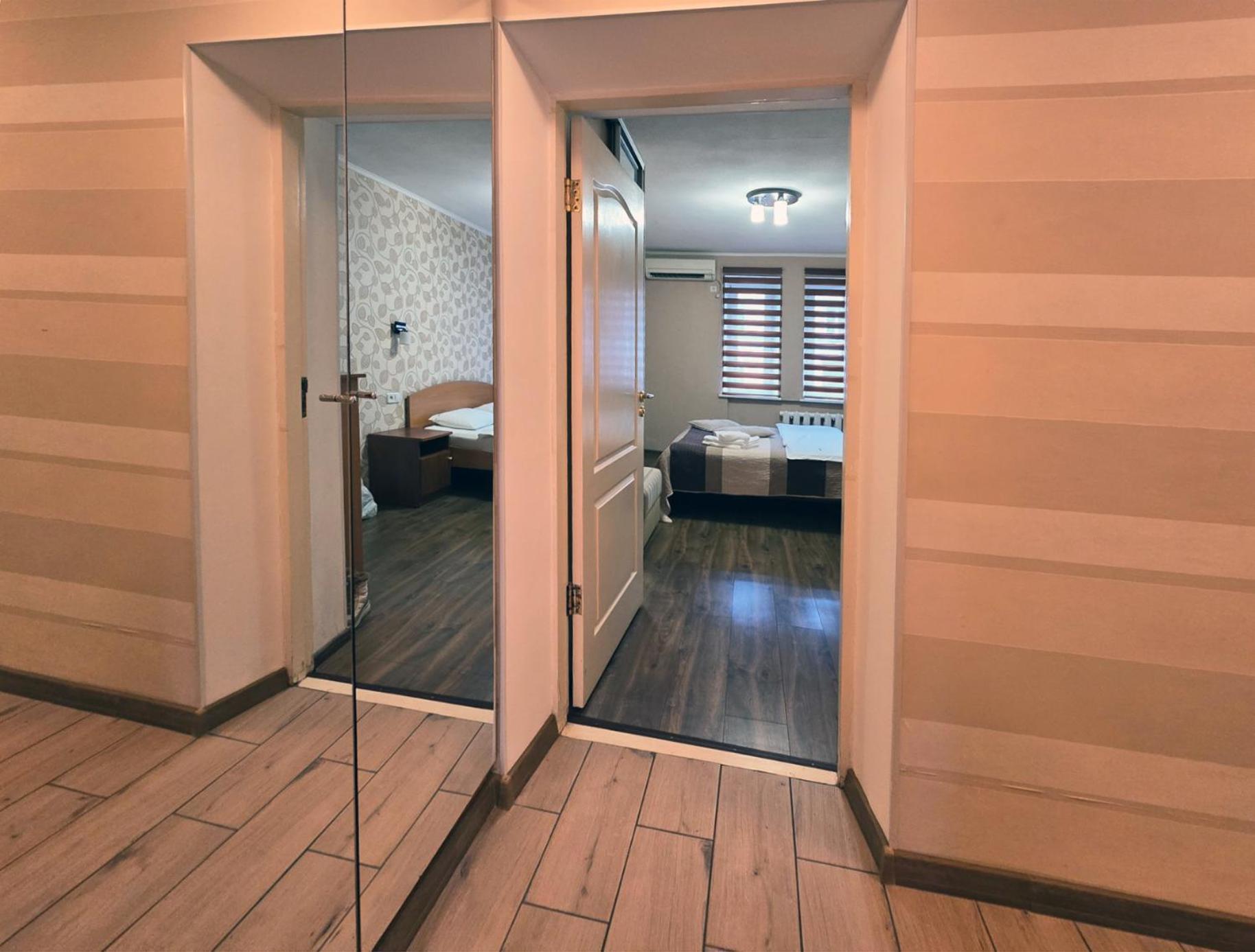 Home Hotel Apartments On Kontraktova Ploshcha Kiev Dış mekan fotoğraf