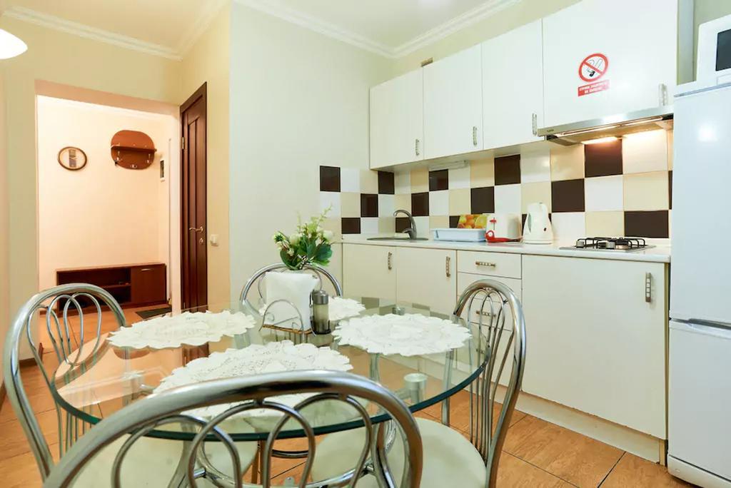 Home Hotel Apartments On Kontraktova Ploshcha Kiev Dış mekan fotoğraf